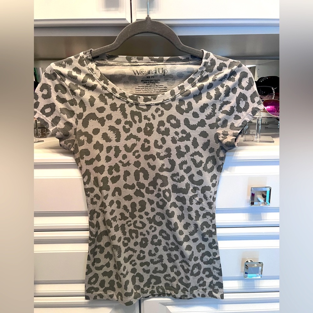 SOLD!!! Dark grey and light grey leopard print t-shirt